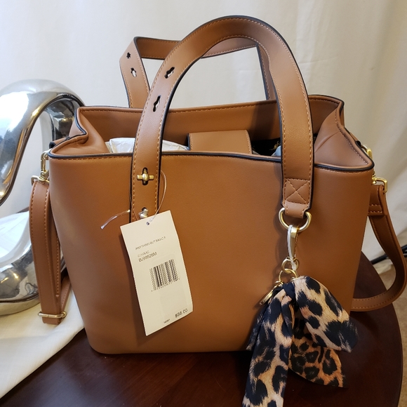 Betsey Johnson Handbags - Betsey Johnson Anything but basic bag